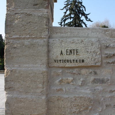 Finally there is a name batch on Ente's door
