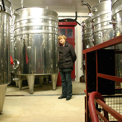 Madame Secondé: explaining in detail about her Champagne